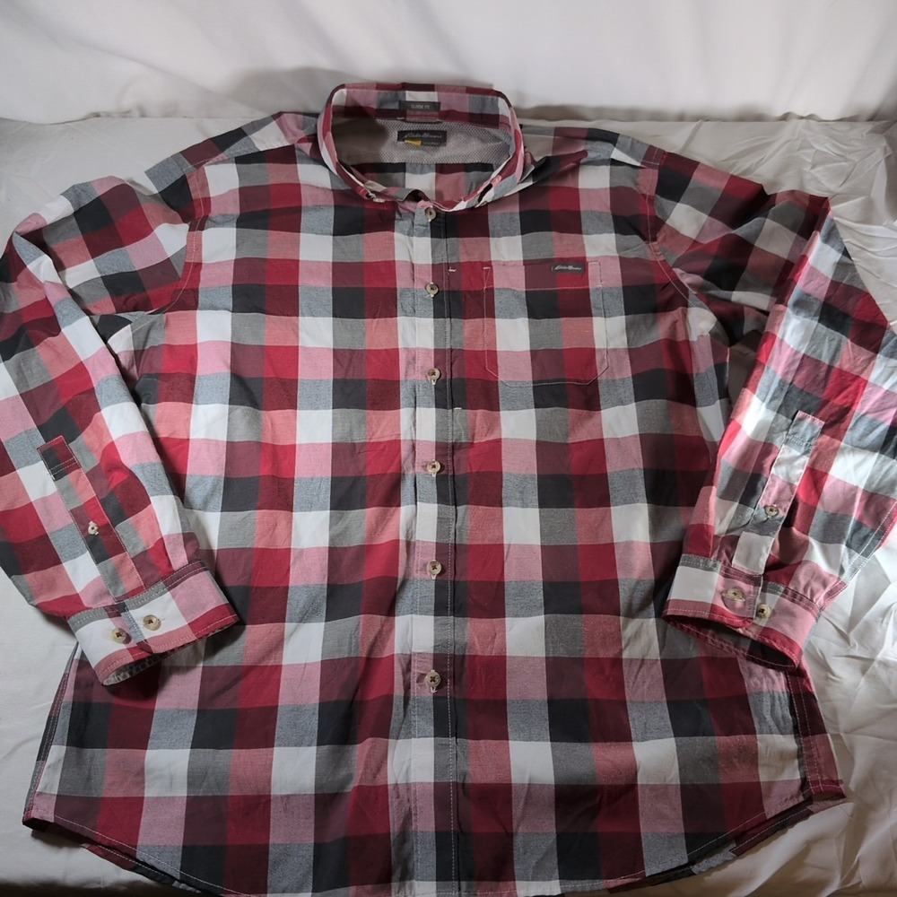Eddie Bauer Mens Red Black Plaid Long Sleeve Button Up Shirt Size L Classic Fit